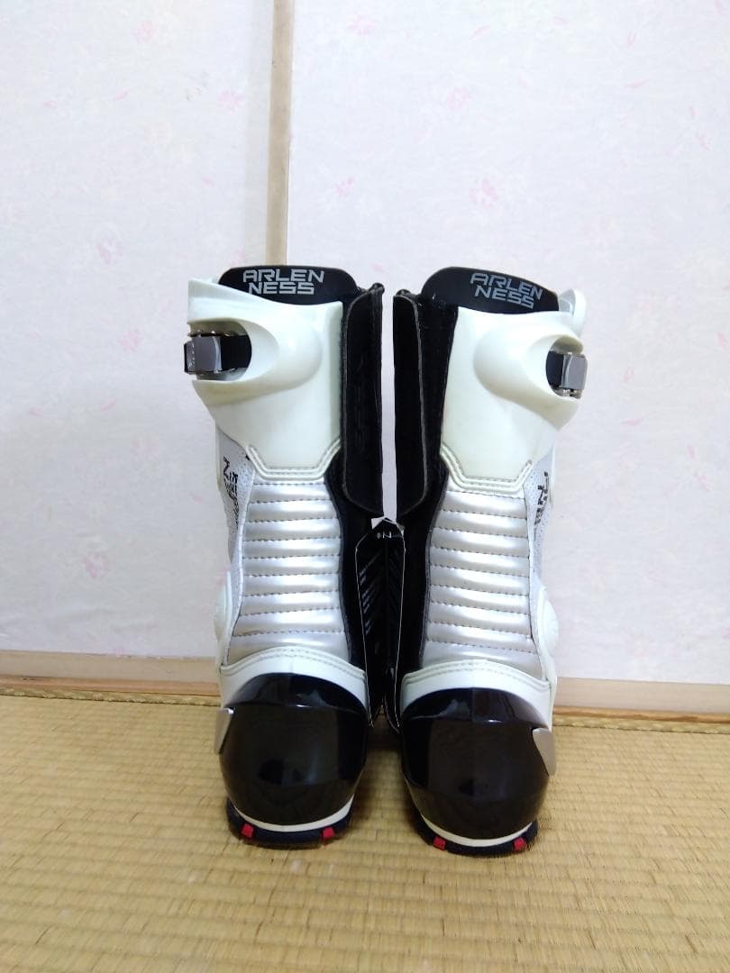 ARLEN NESS レーシングブーツ ホワイト/ブラック サイズ43