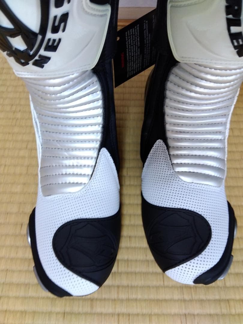 ARLEN NESS レーシングブーツ ホワイト/ブラック サイズ43