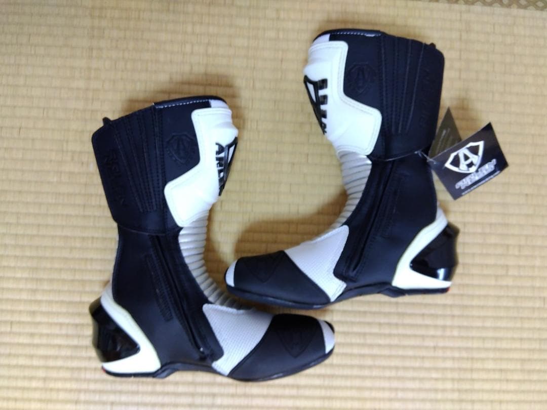 ARLEN NESS レーシングブーツ ホワイト/ブラック サイズ43