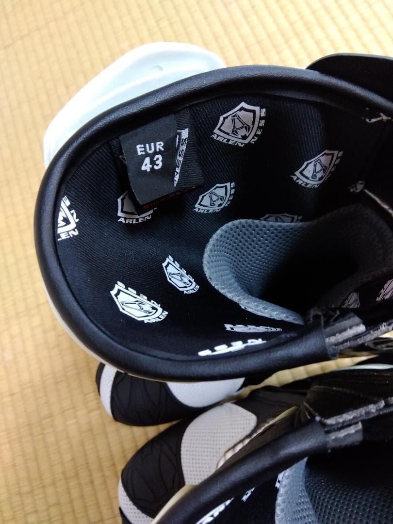 ARLEN NESS レーシングブーツ ホワイト/ブラック サイズ43