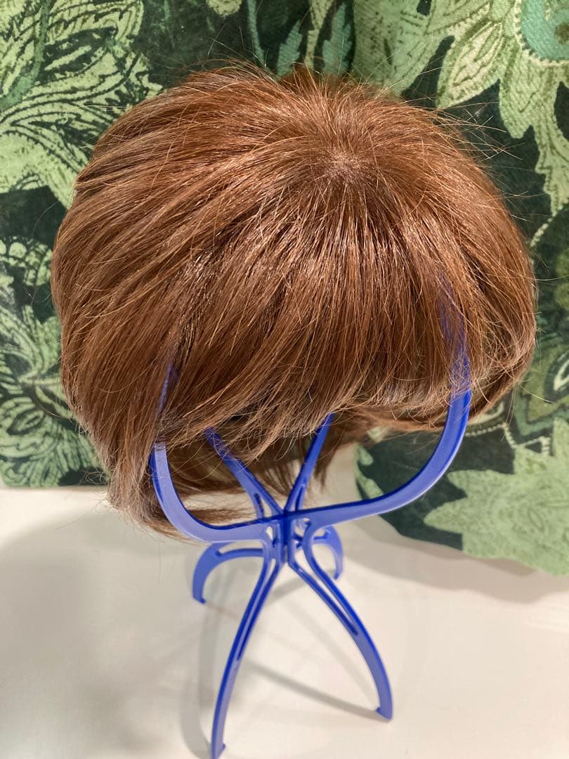 ☆美品☆耐熱人毛MIX☆八分スキン付き☆ショートウィッグ ☆栗色☆明るいカラー☆