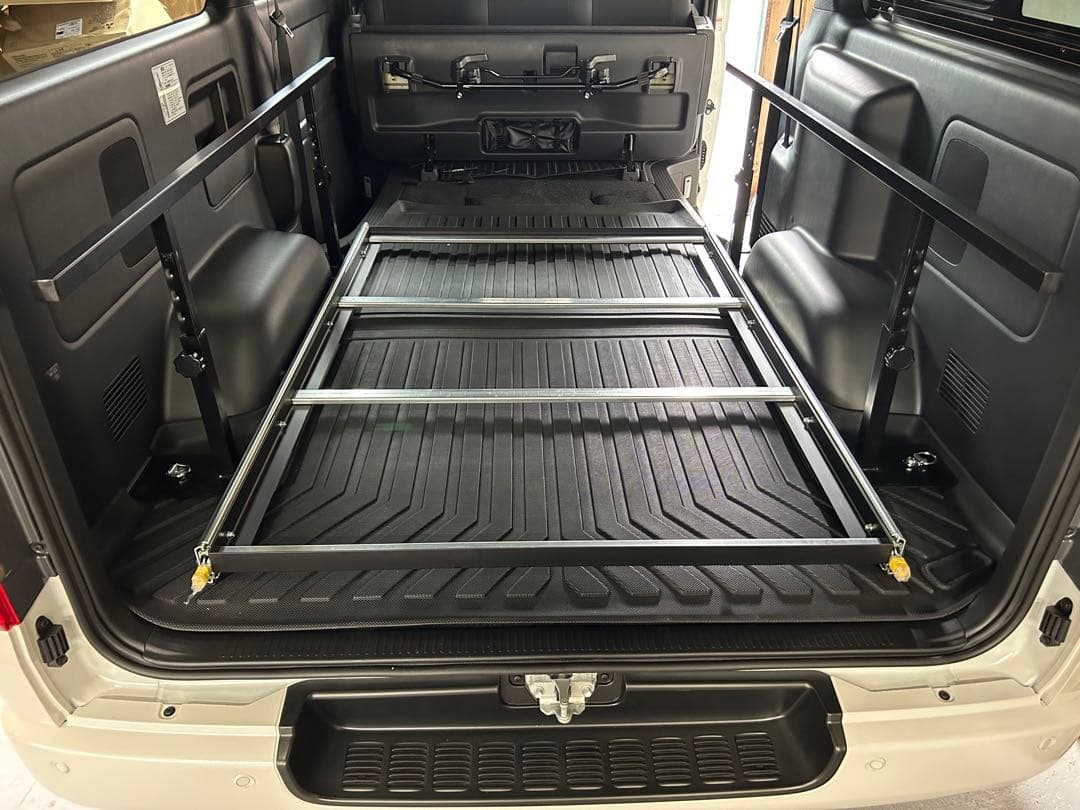 ハイエーススライドフロア150cm 黒レール、黒フェルト、引手ポール