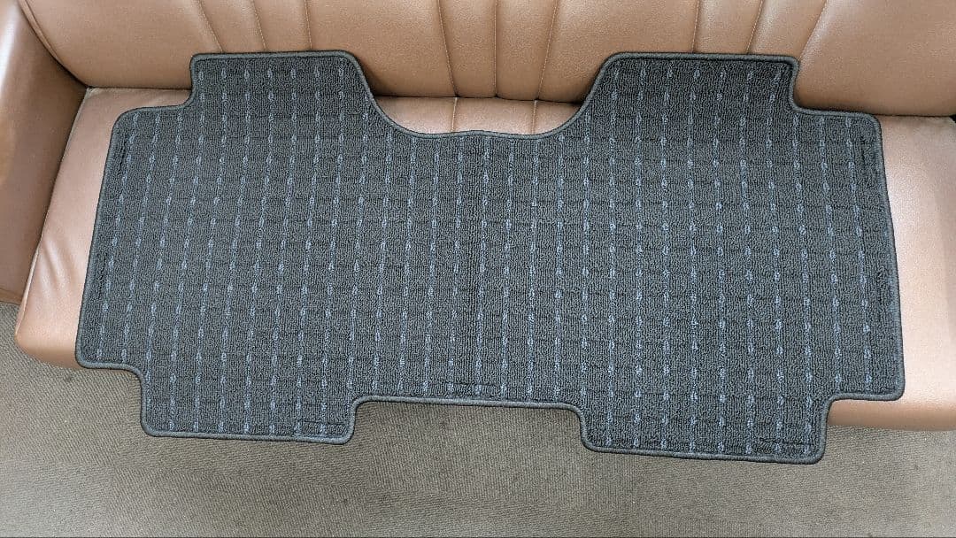 トヨタ シエンタ 純正フロアマット 黒