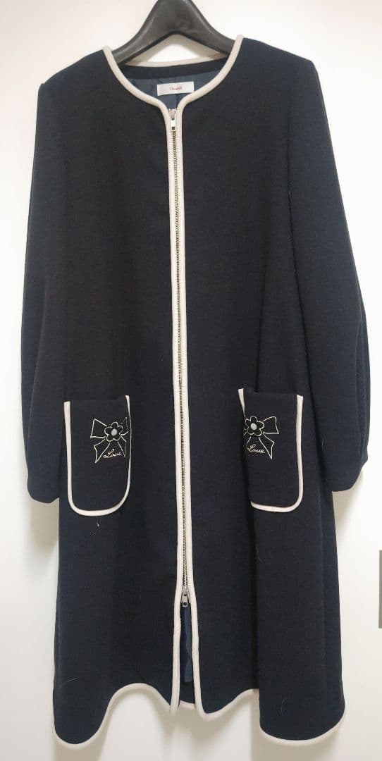 ヒルトンホテルで購入★新品ネイビー リボン刺繍コート★サイズ42