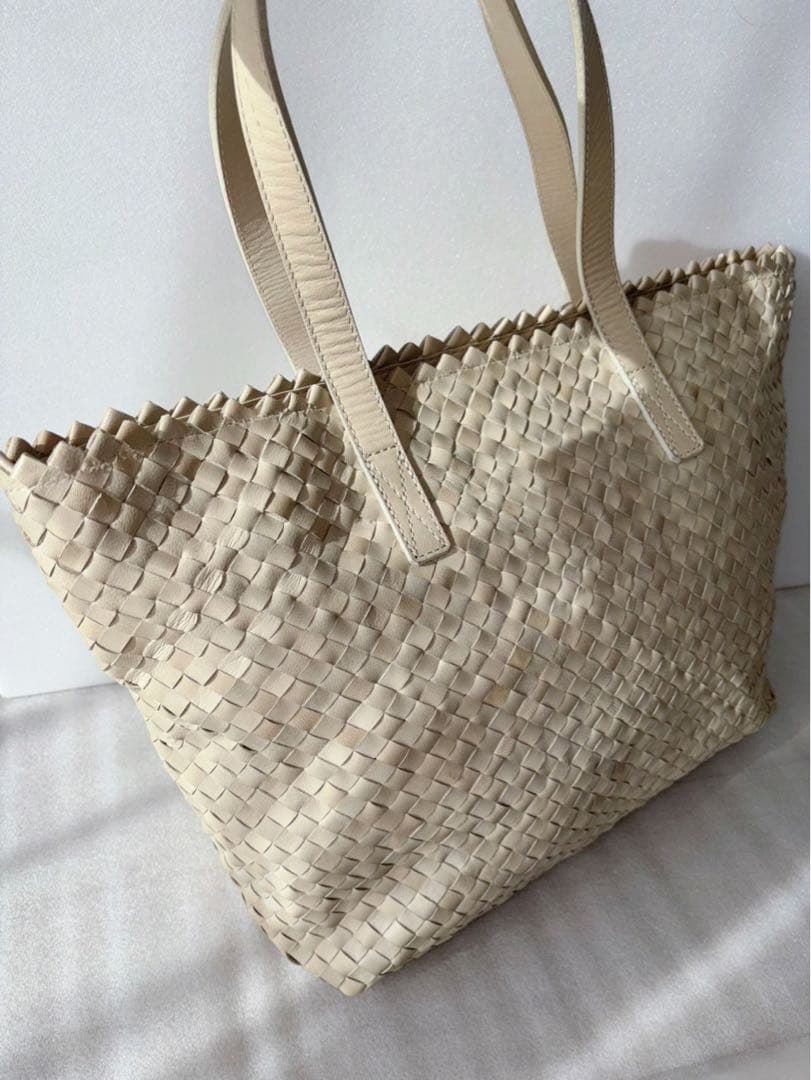 コキアドラゴン トゥモローランド編込み トートバッグ 肩