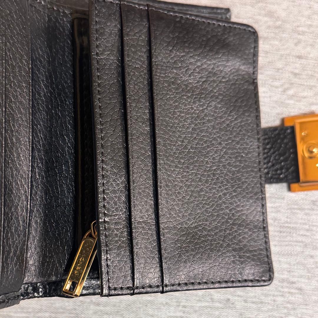 Fendi ブラックレザー 二つ折り財布