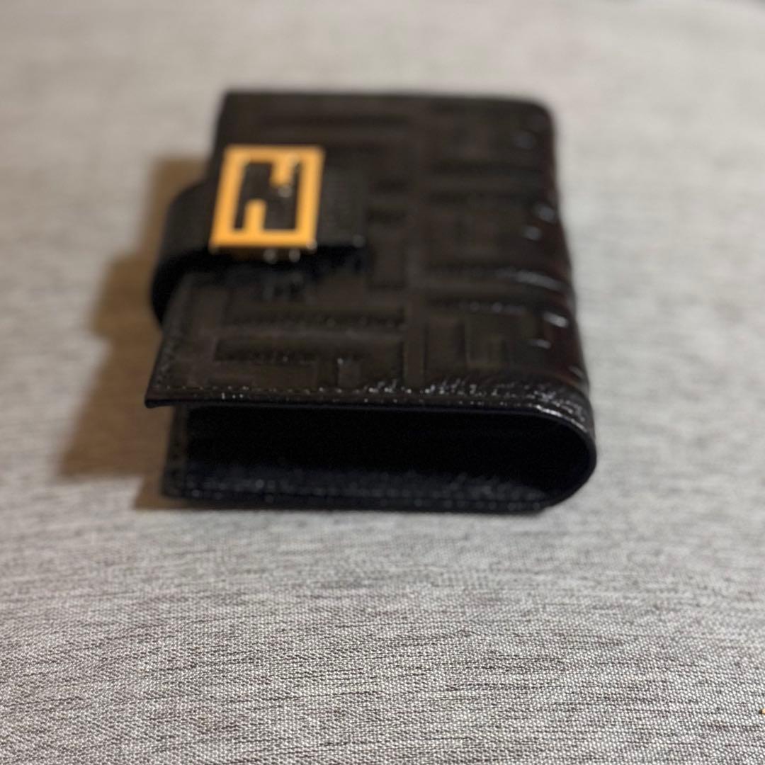 Fendi ブラックレザー 二つ折り財布