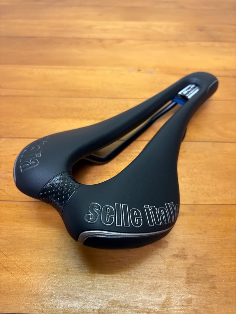 Selle Italia セライタリアSLR SUPERFLOW TMサドル