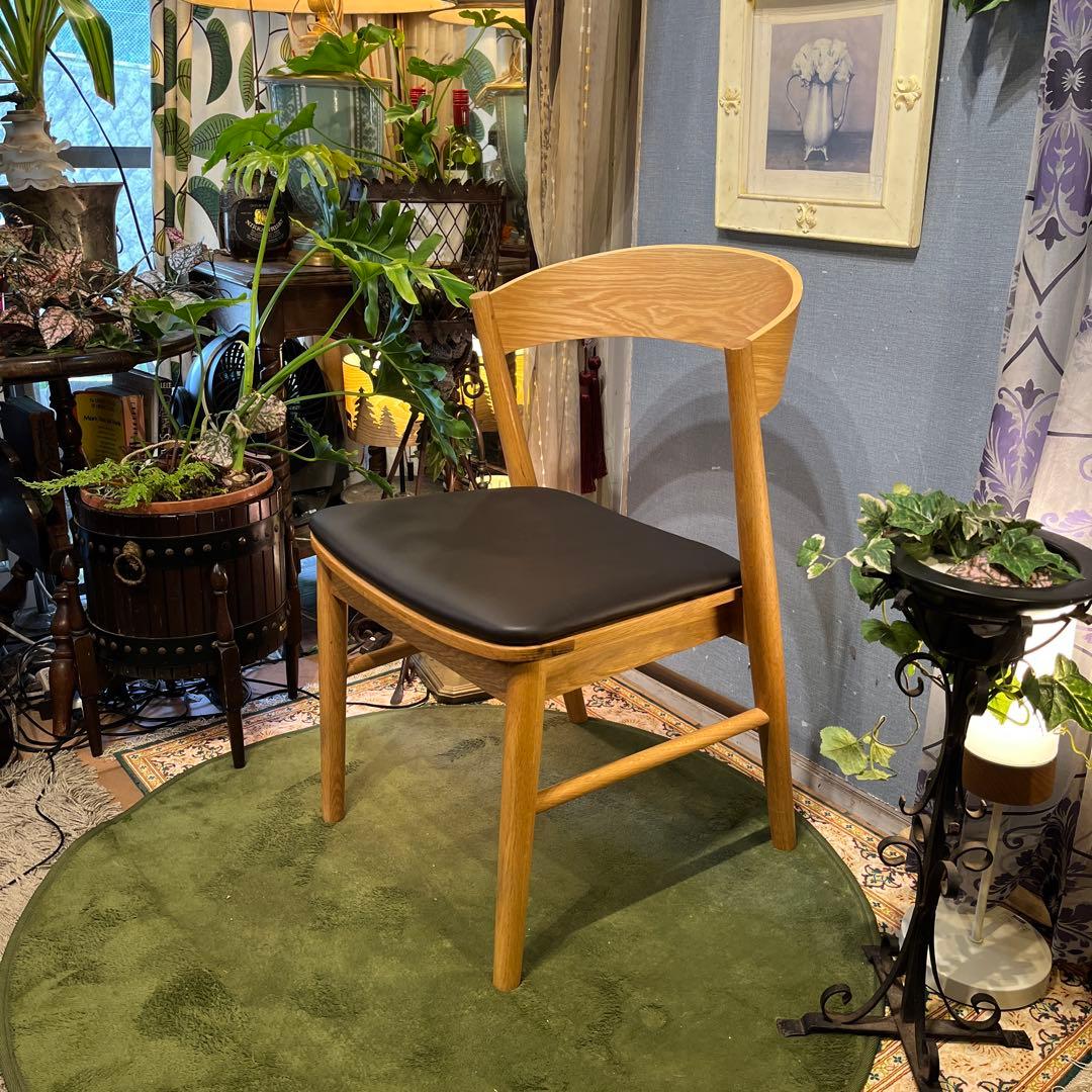 ウニコ　unico SOLK チェア カスタマイズモデル　　座面張り込み仕上げ