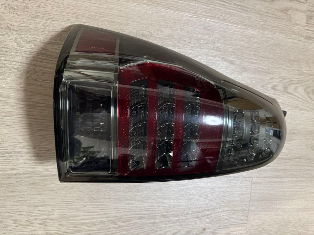 トヨタ ハイラックスサーフ 210 215 系 LED テールランプ