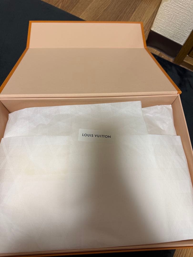 LOUIS VUITTON イエロー クッション