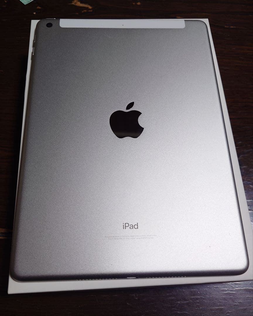 iPad第6世代Wi-Fi Cellular シルバー32GB MR6P2J/A