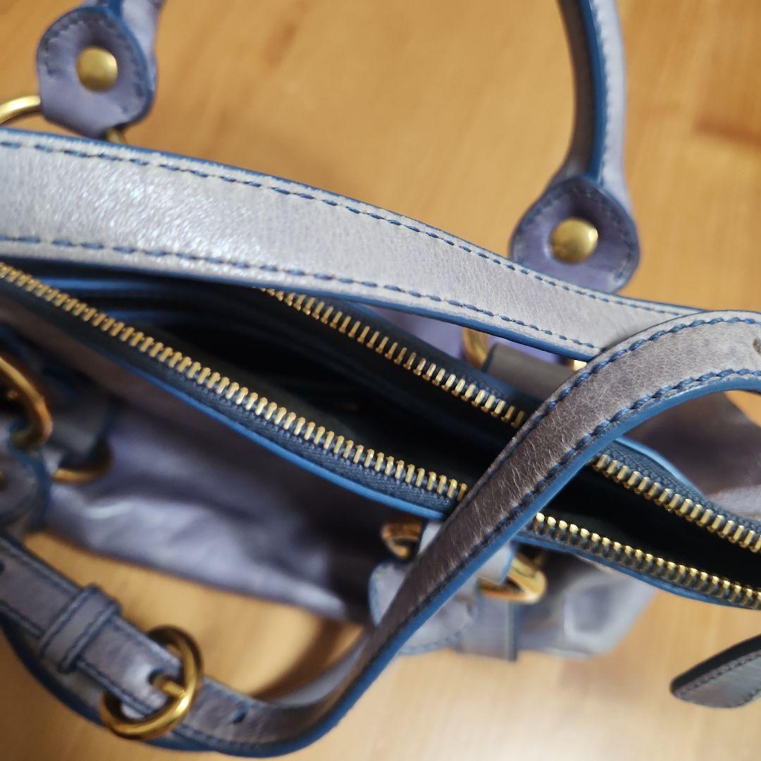 MIU MIU 薄青　レザー ショルダーバッグ