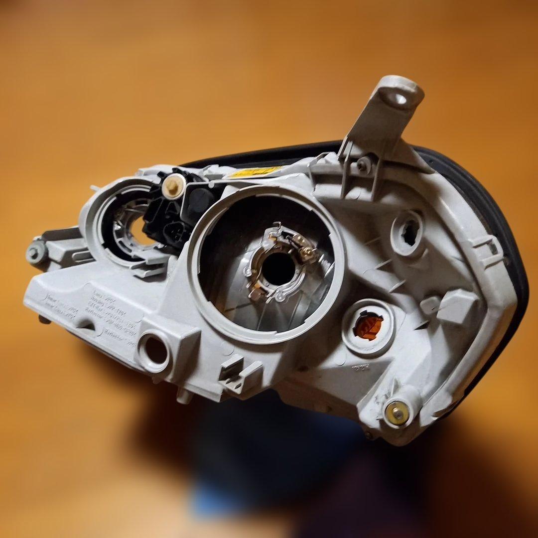 トヨタマーク２、GX110純正右側ヘッドライトユニット。コイト製品