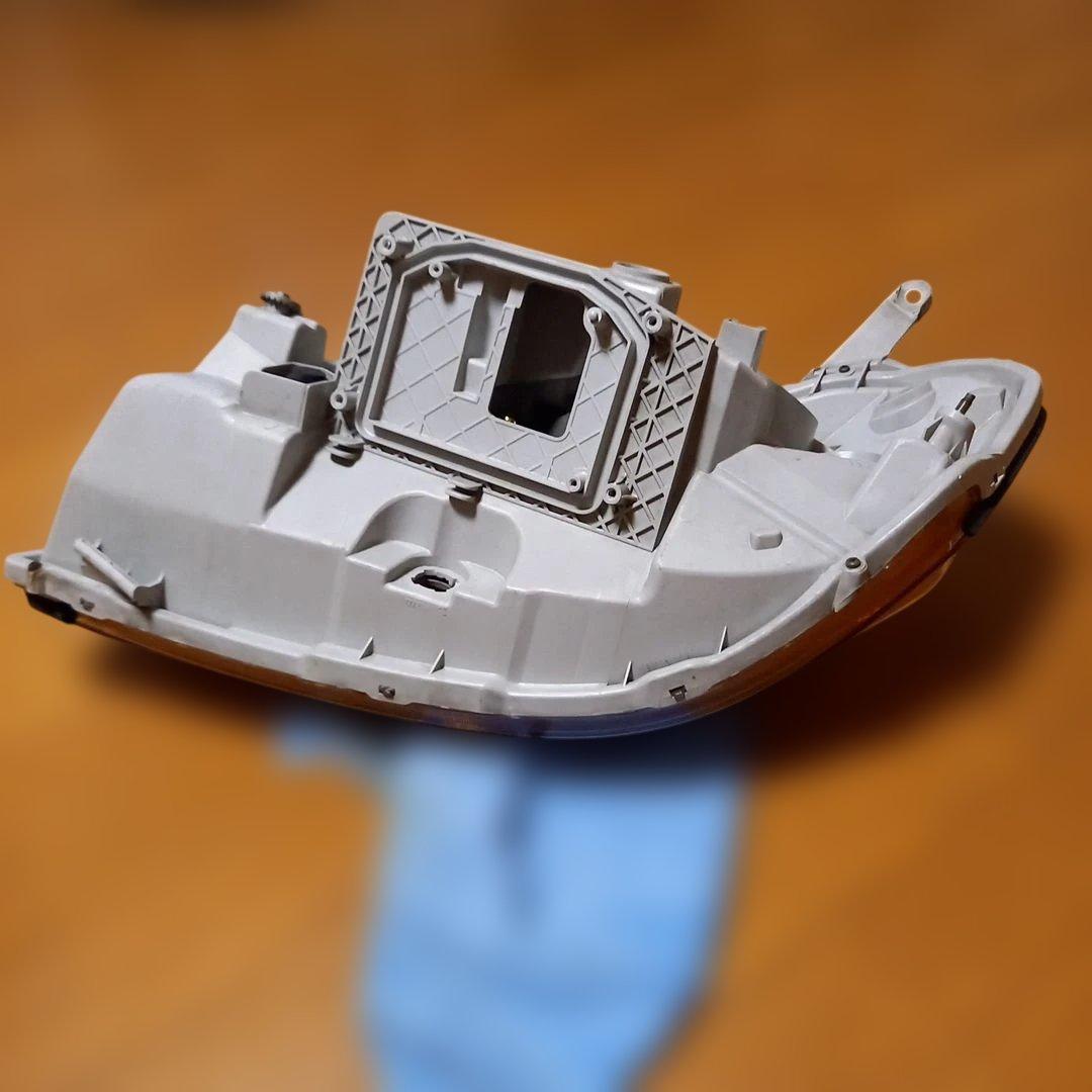 トヨタマーク２、GX110純正右側ヘッドライトユニット。コイト製品