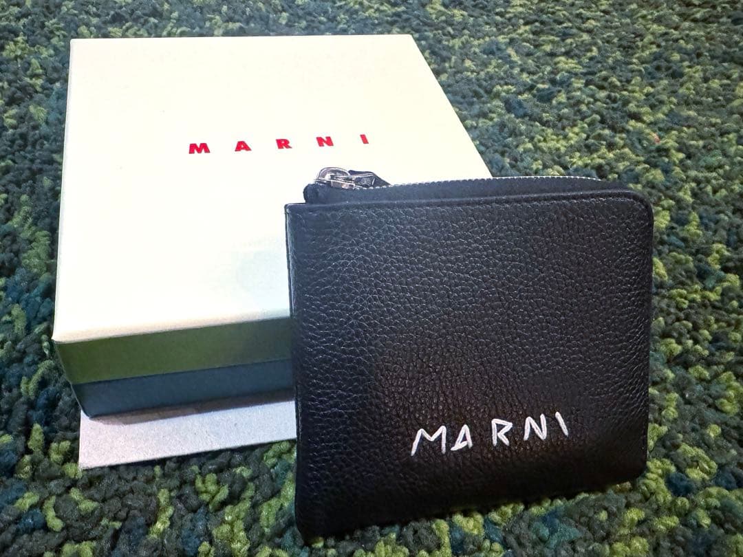 MARNI ブラック 二つ折り財布