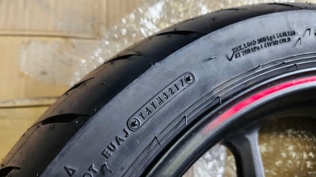 HONDA CBR250RR MC51 リアホイール　タイヤ付き