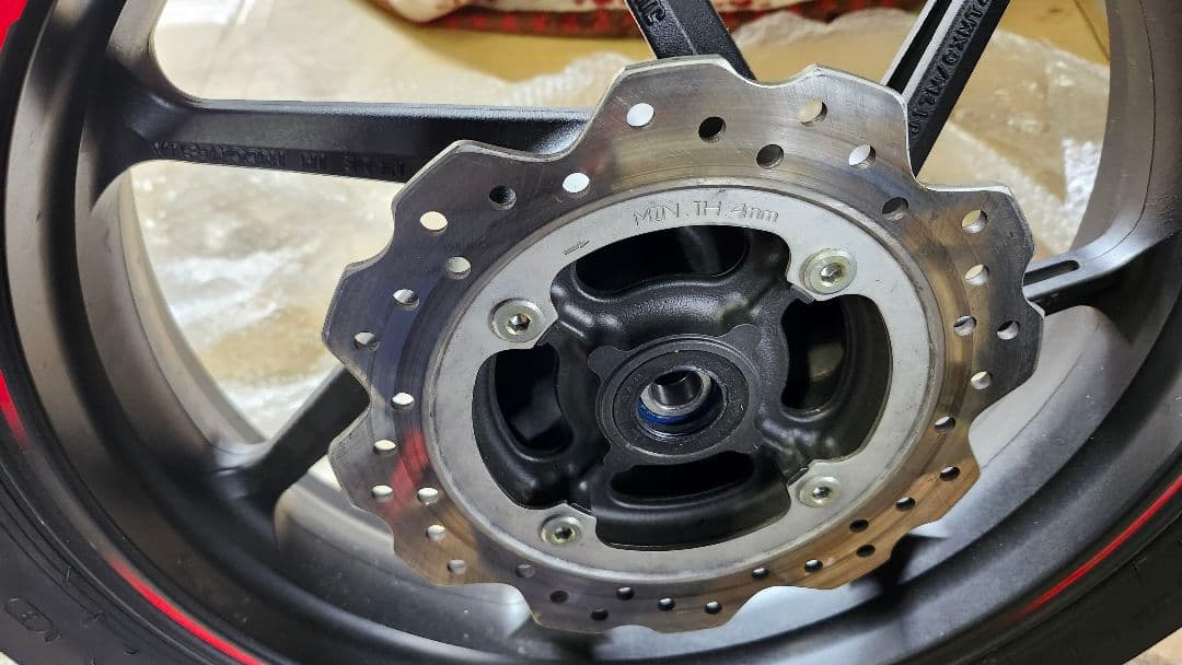 HONDA CBR250RR MC51 リアホイール　タイヤ付き