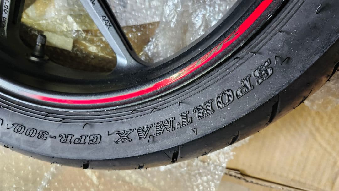 HONDA CBR250RR MC51 リアホイール　タイヤ付き