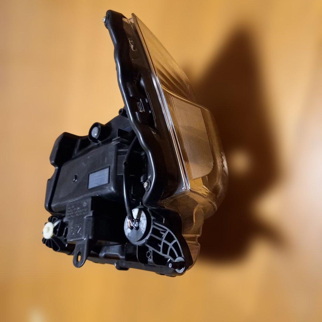 ダイハツアトレー純正右側ヘッドライトユニット