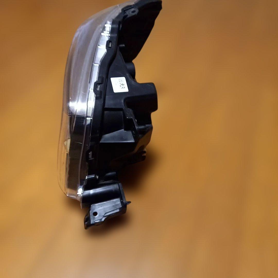 ダイハツアトレー純正右側ヘッドライトユニット