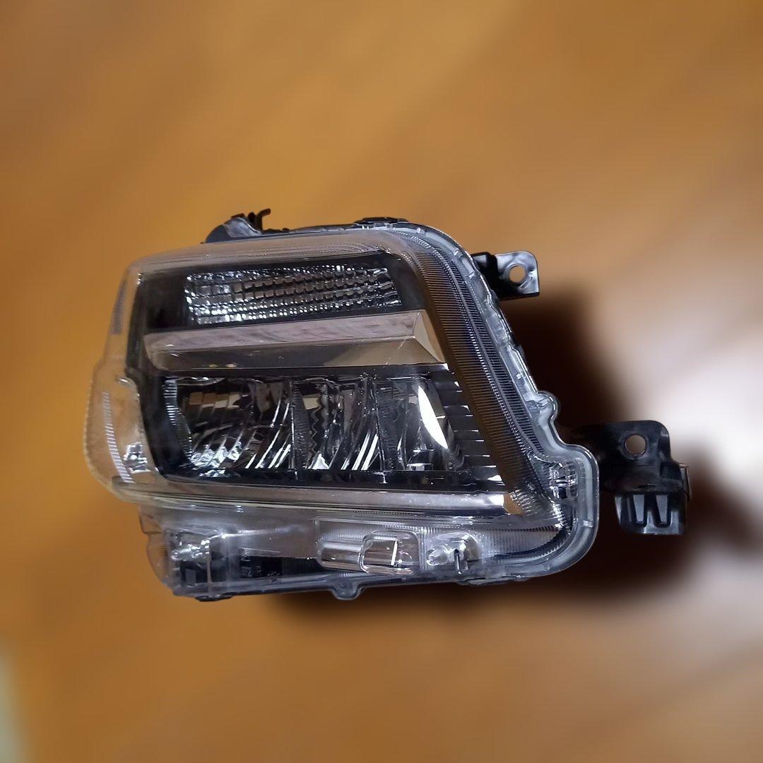 ダイハツアトレー純正右側ヘッドライトユニット