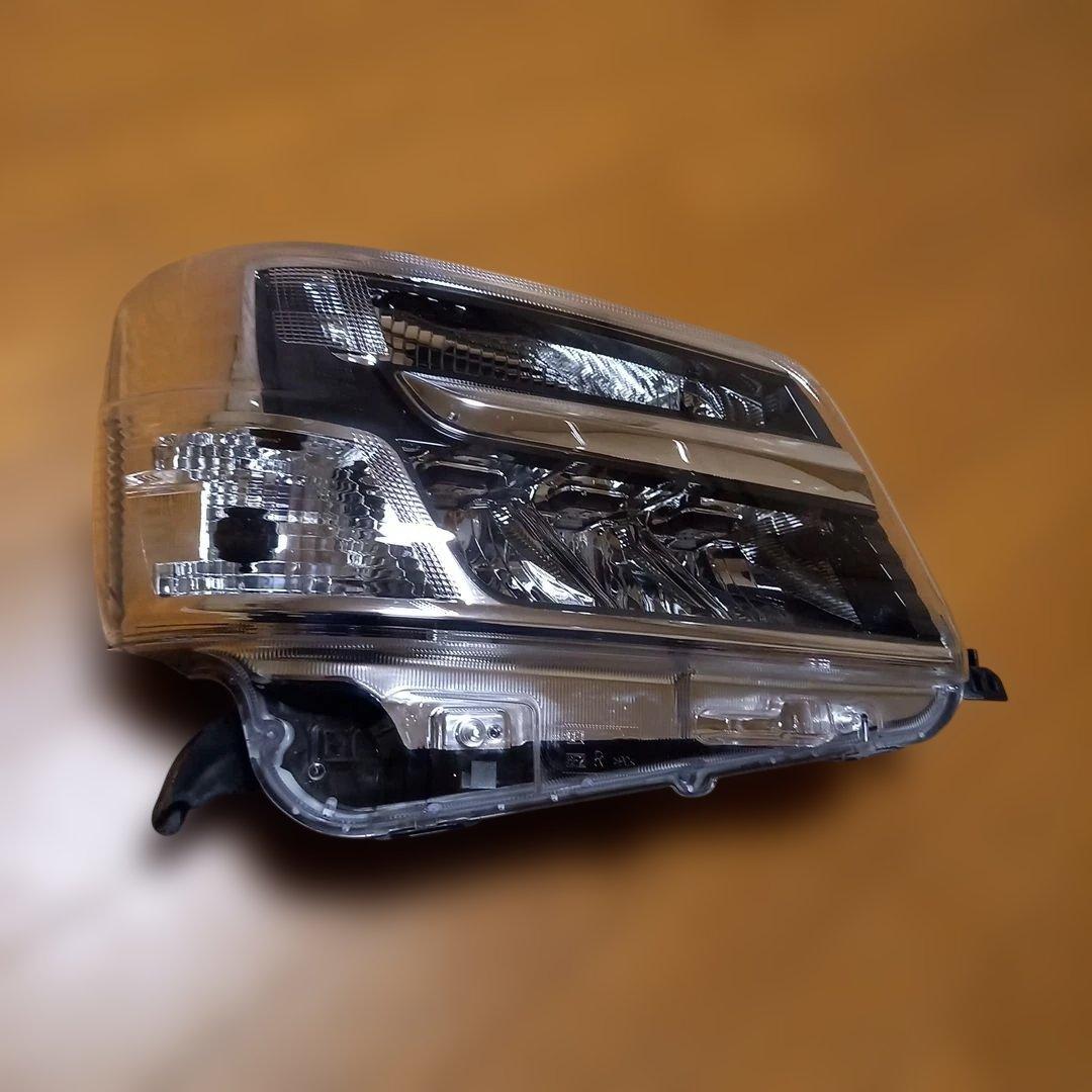 ダイハツアトレー純正右側ヘッドライトユニット