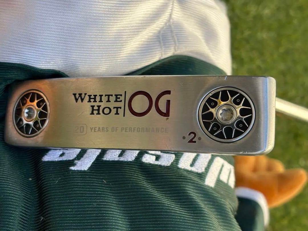 Odyssey White Hot OG #2 パター