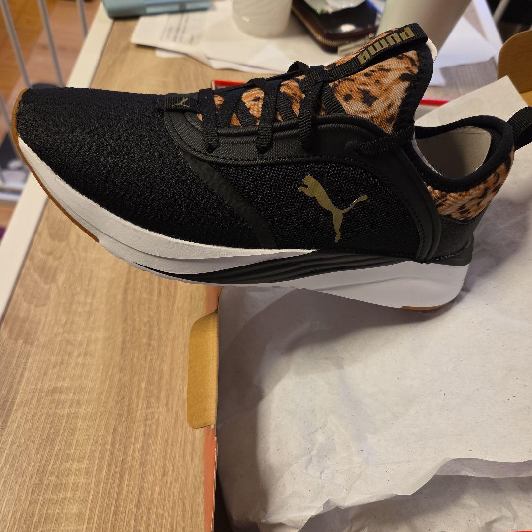 m*c様 Puma SoftRide ブラック/レオパード