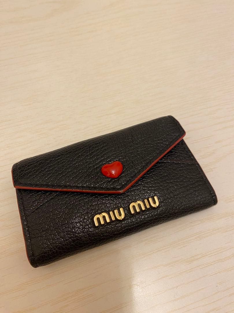 MIU MIU レザーキーケース
