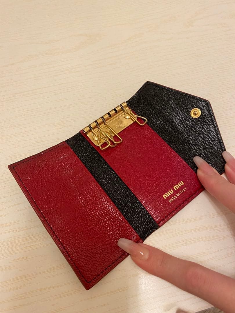 MIU MIU レザーキーケース