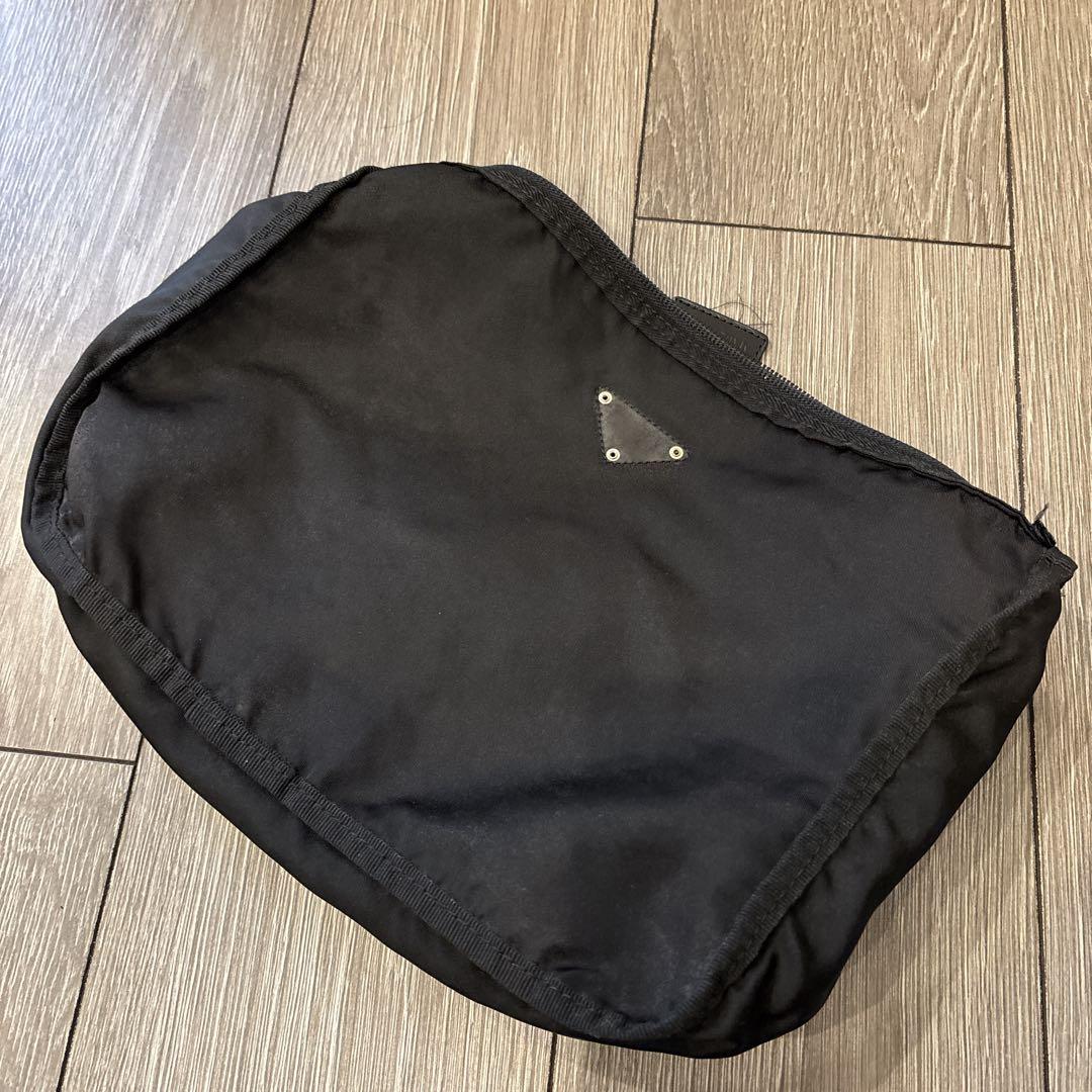 PRADA ブラック　クラッチバッグ　ポーチ　黒