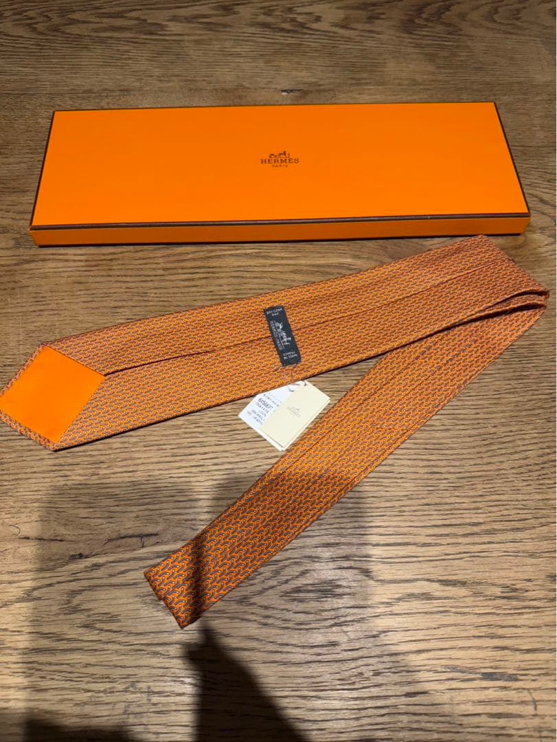 【新品未使用】HERMES エルメスネクタイ オレンジ 波模様 ポイント3 現行