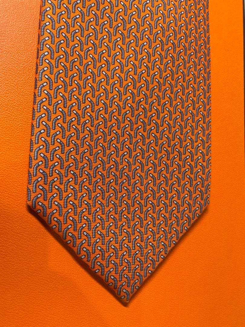 【新品未使用】HERMES エルメスネクタイ オレンジ 波模様 ポイント3 現行