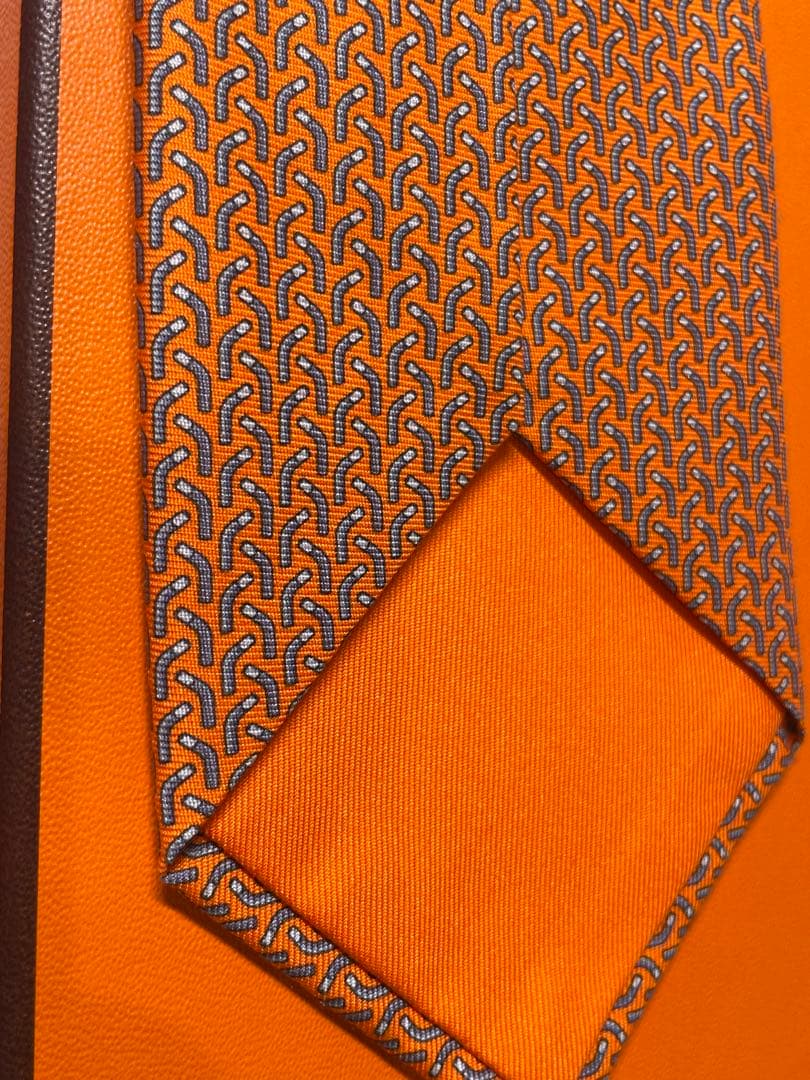 【新品未使用】HERMES エルメスネクタイ オレンジ 波模様 ポイント3 現行