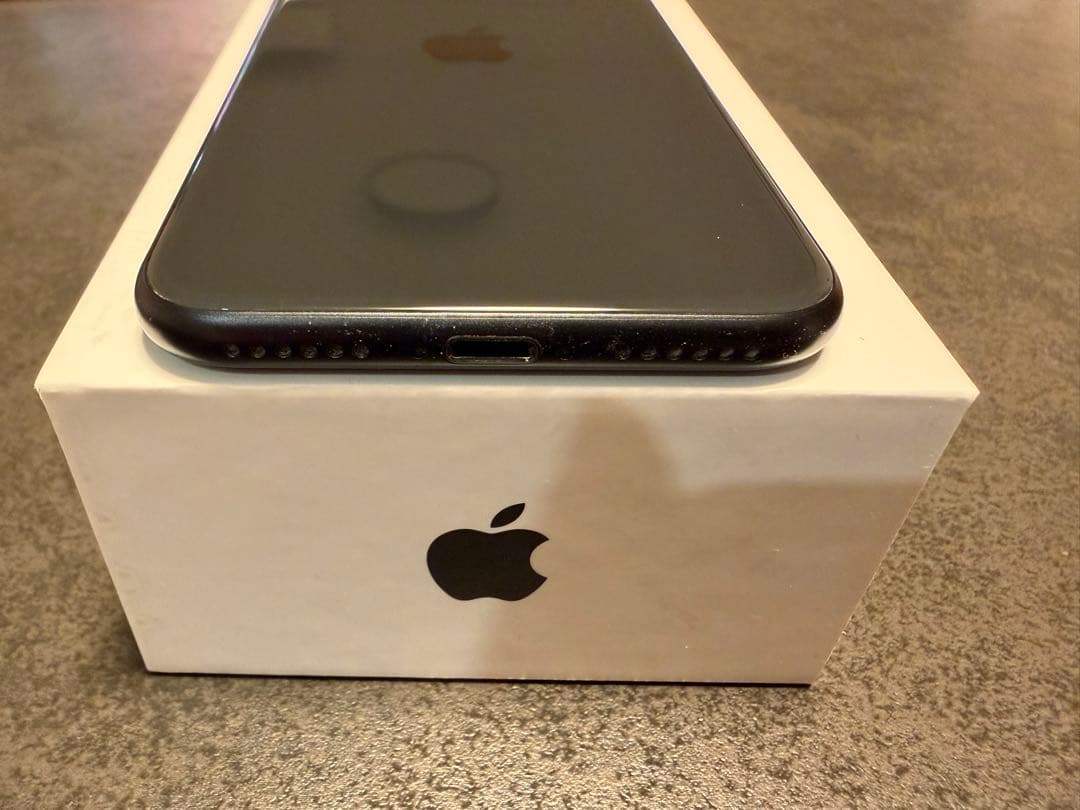 Apple iPhone SE (第2世代) 128G