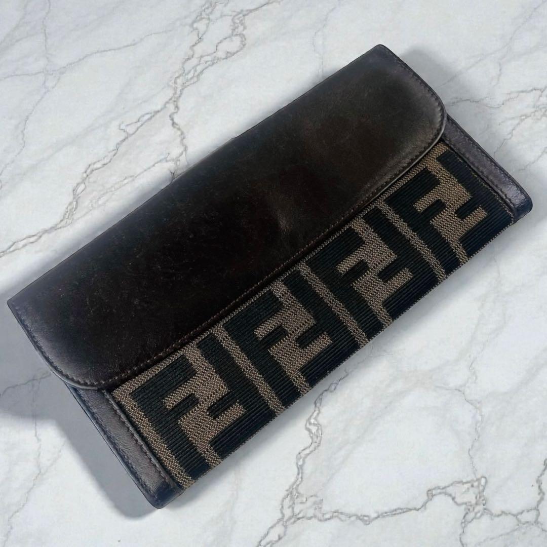 FENDI フェンディ 長財布 ズッカ 折り財布 フラップ 本革