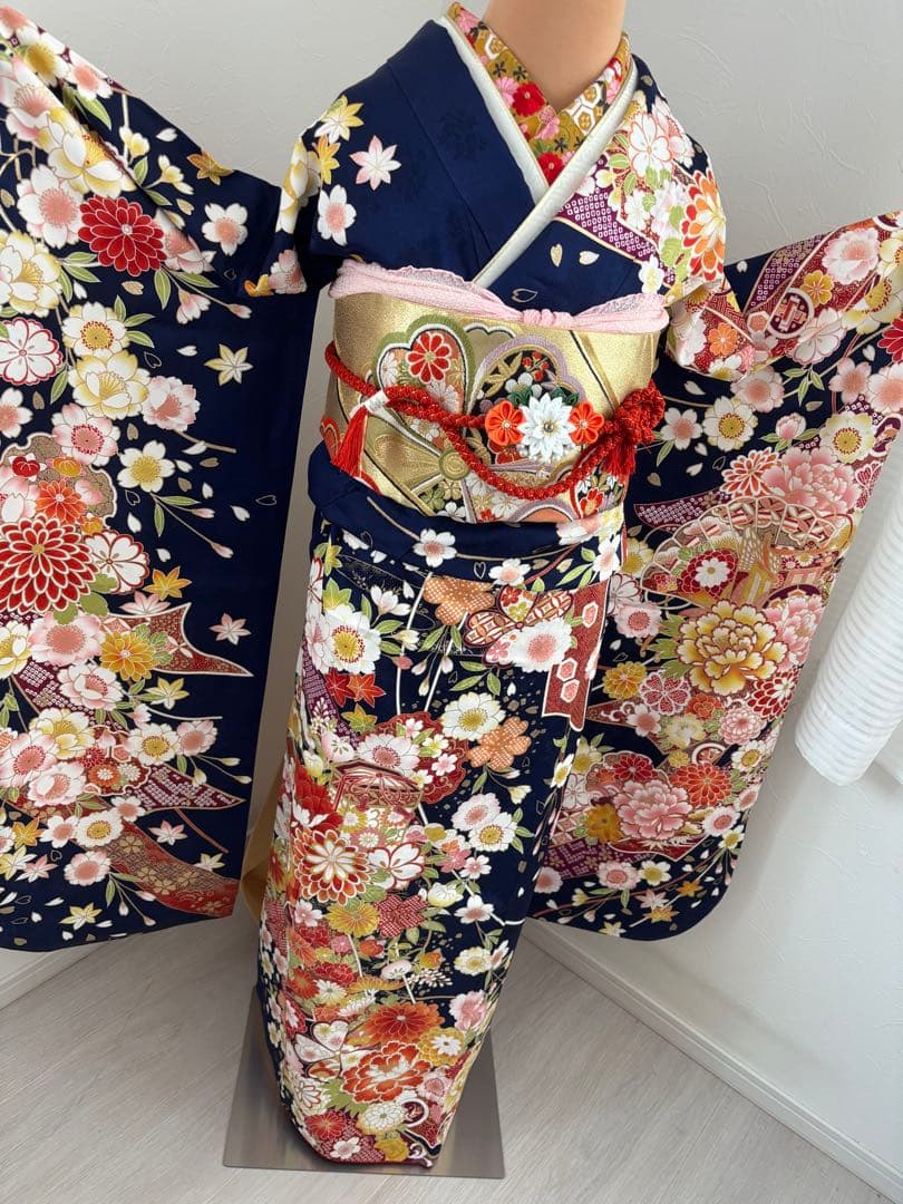 未使用　正絹振袖フルセット　王道華やかな古典柄　牡丹　桜　成人式　ネイビー