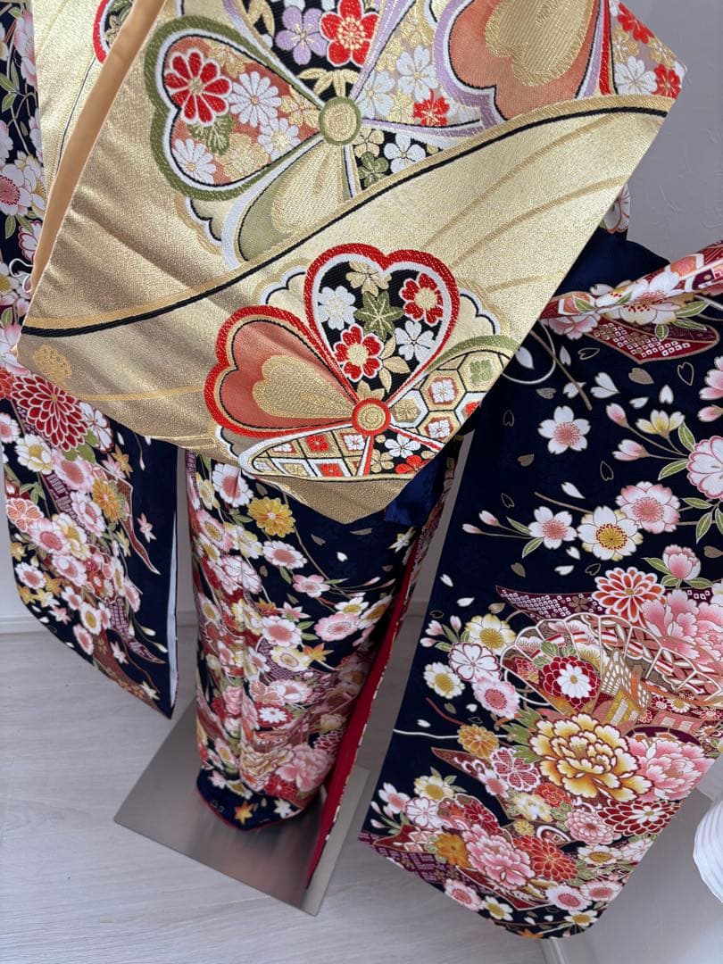 未使用　正絹振袖フルセット　王道華やかな古典柄　牡丹　桜　成人式　ネイビー