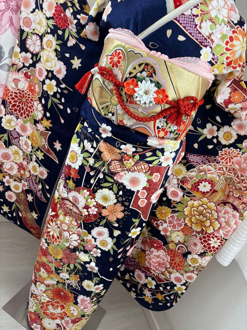 未使用　正絹振袖フルセット　王道華やかな古典柄　牡丹　桜　成人式　ネイビー
