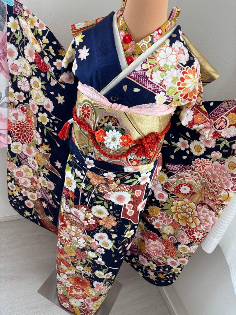 未使用　正絹振袖フルセット　王道華やかな古典柄　牡丹　桜　成人式　ネイビー