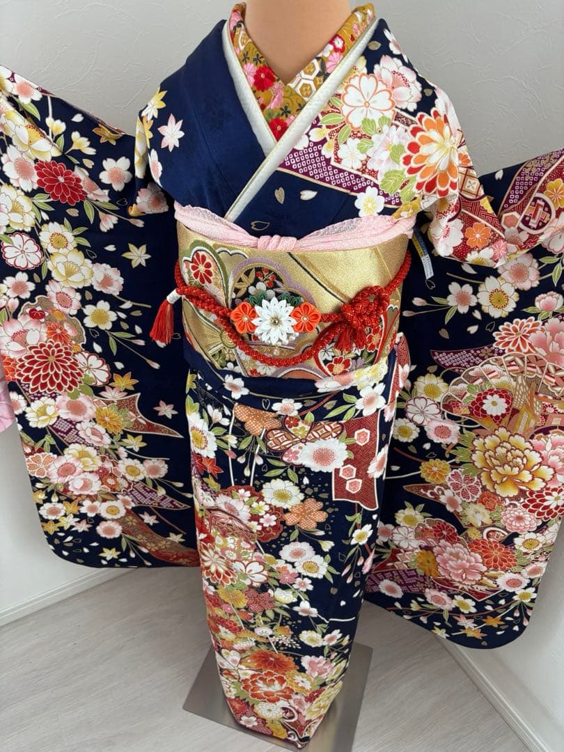 未使用　正絹振袖フルセット　王道華やかな古典柄　牡丹　桜　成人式　ネイビー