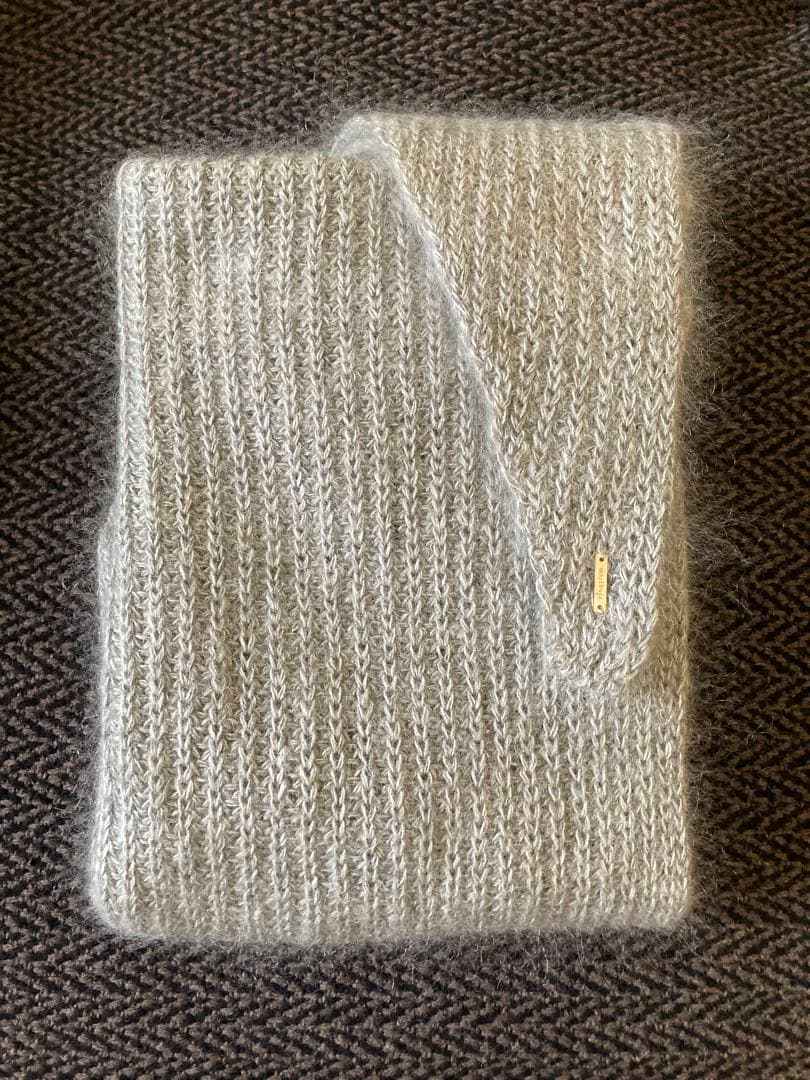 【新品】マリホジャ シルクモヘアトライアングルストール　グレー