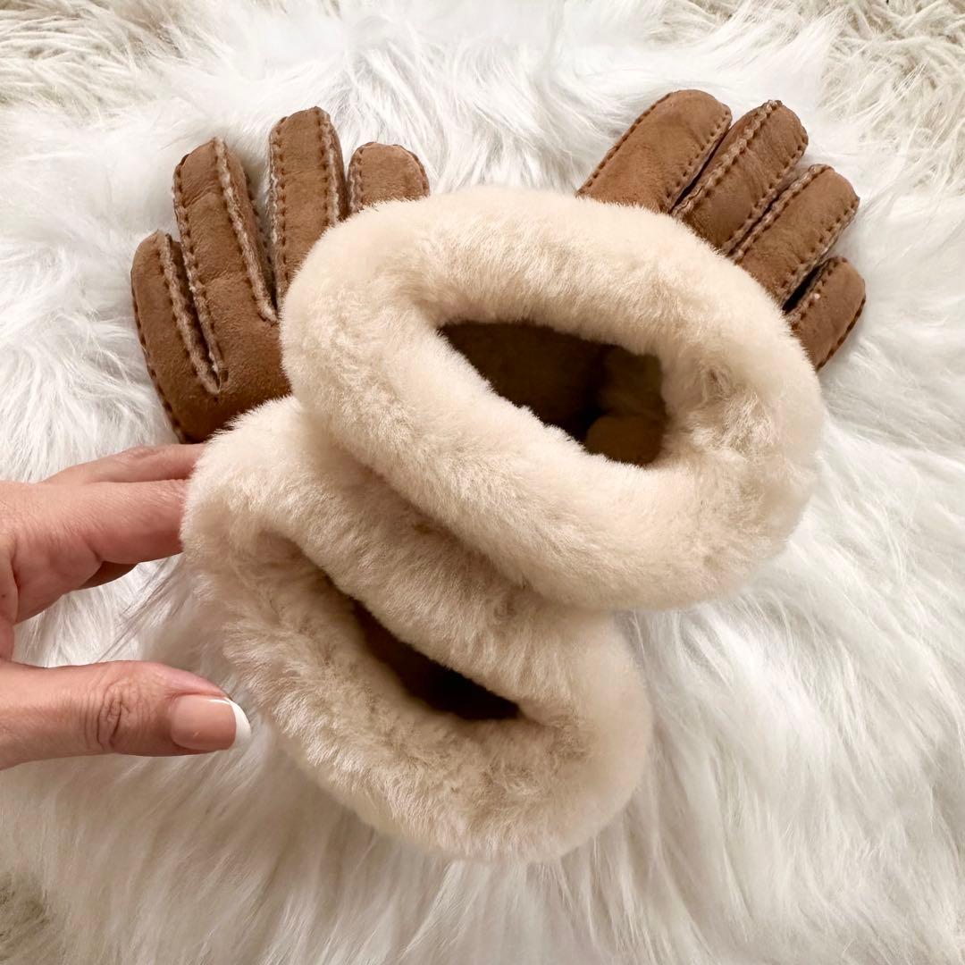 【着用1回】UGG♡アグ　シープスキンシームドグローブ　チェスナット　M 耐水