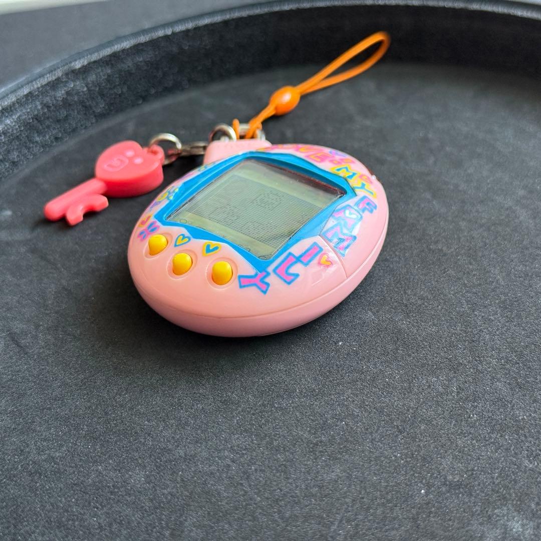 美品！いぇー！ふぁみりーイロイロ！たまごっちプラス ふぁみたまラブ　たまごっち