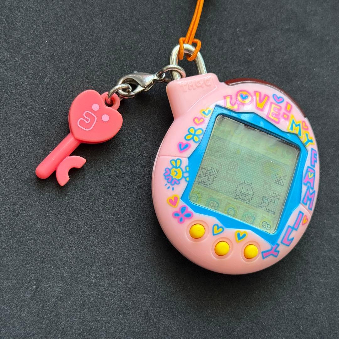 美品！いぇー！ふぁみりーイロイロ！たまごっちプラス ふぁみたまラブ　たまごっち