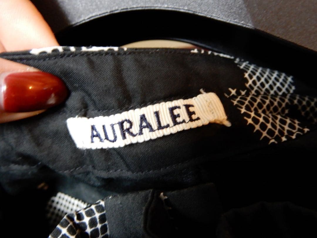 AURALEE 花柄カジュアルパンツ　1