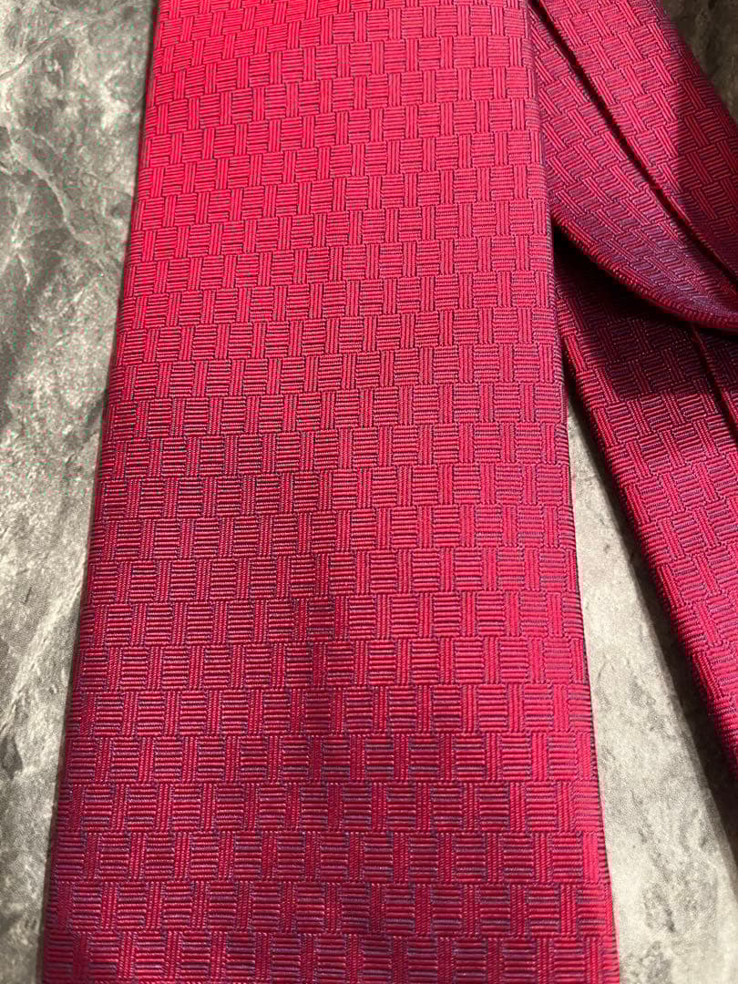 Éternel VINTAGE HERMES ネクタイ赤 H織り柄