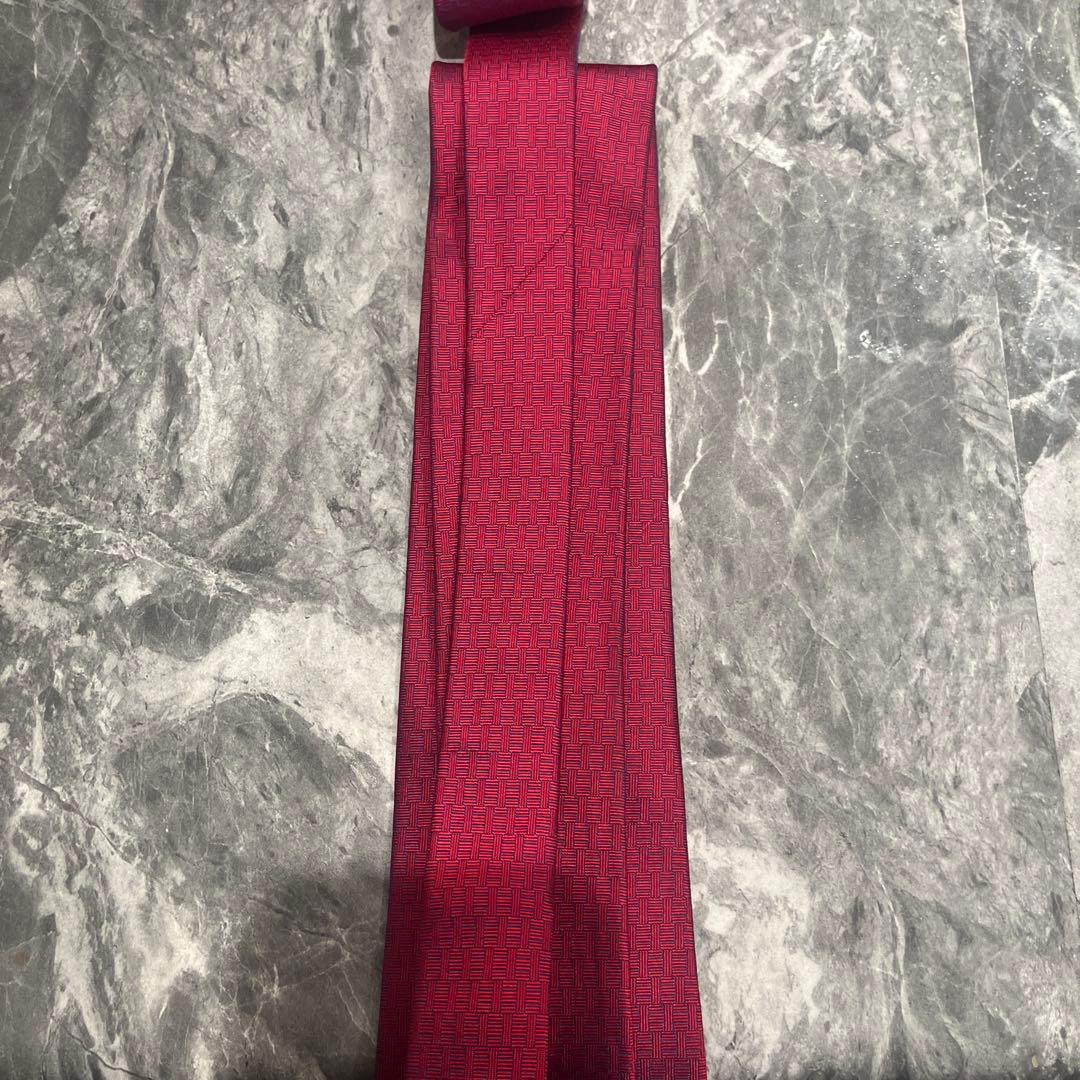 Éternel VINTAGE HERMES ネクタイ赤 H織り柄