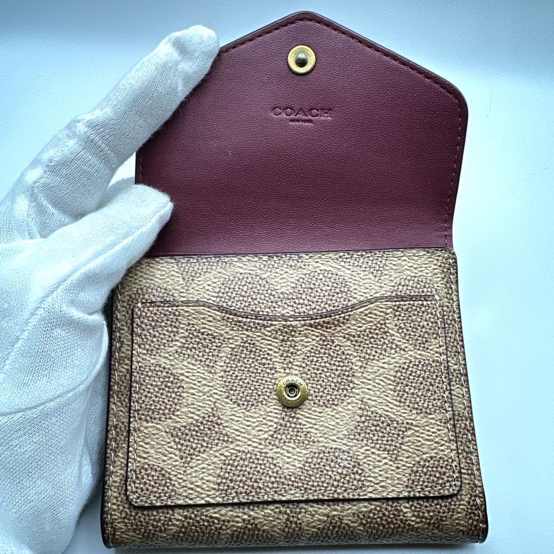 COACH 三つ折り財布 ミニ財布 シグネチャー柄コンビデザイン Cロゴ